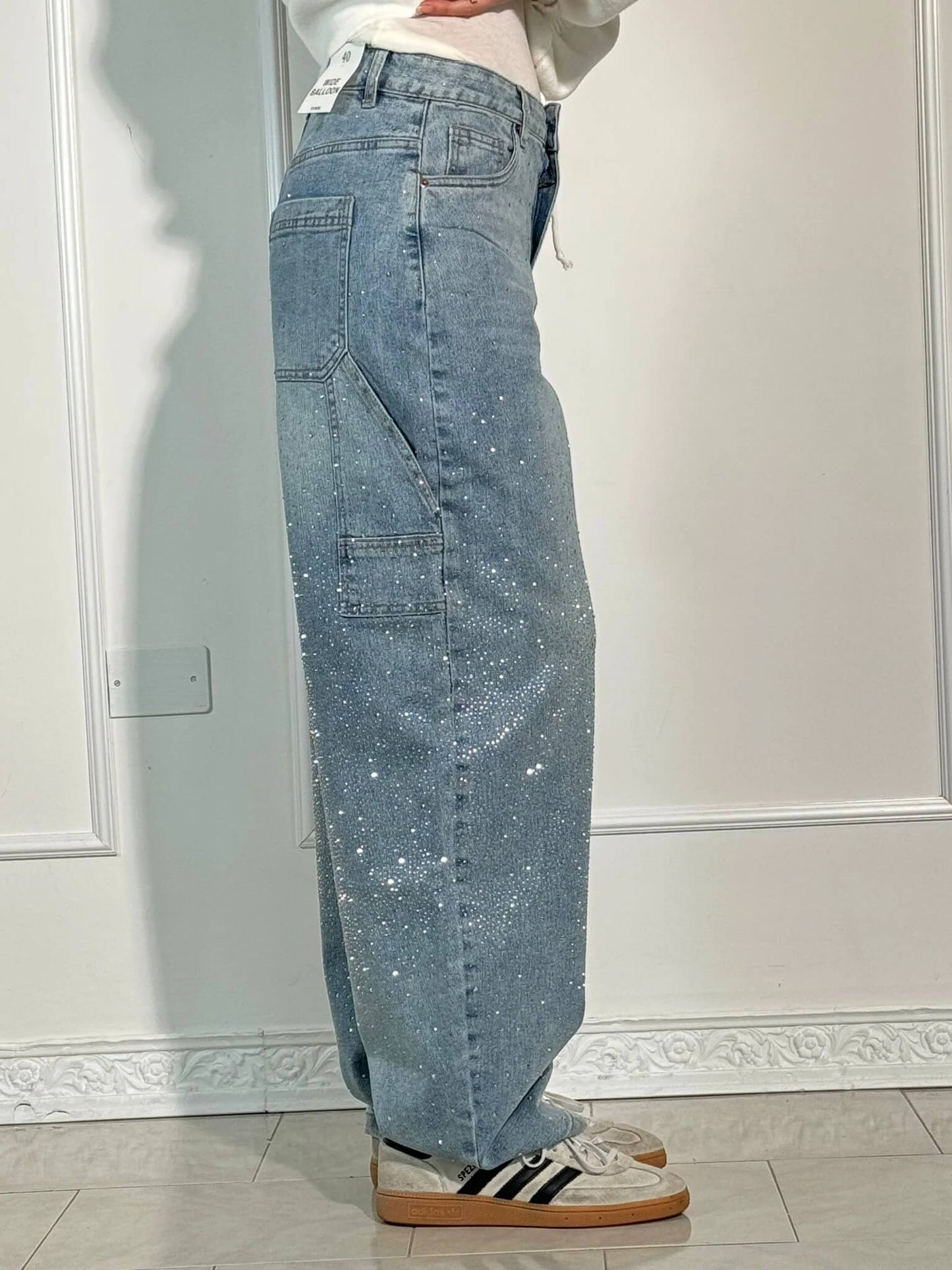 May | Pantalon Mode – Coupe Relax Et Finitions Brillantes