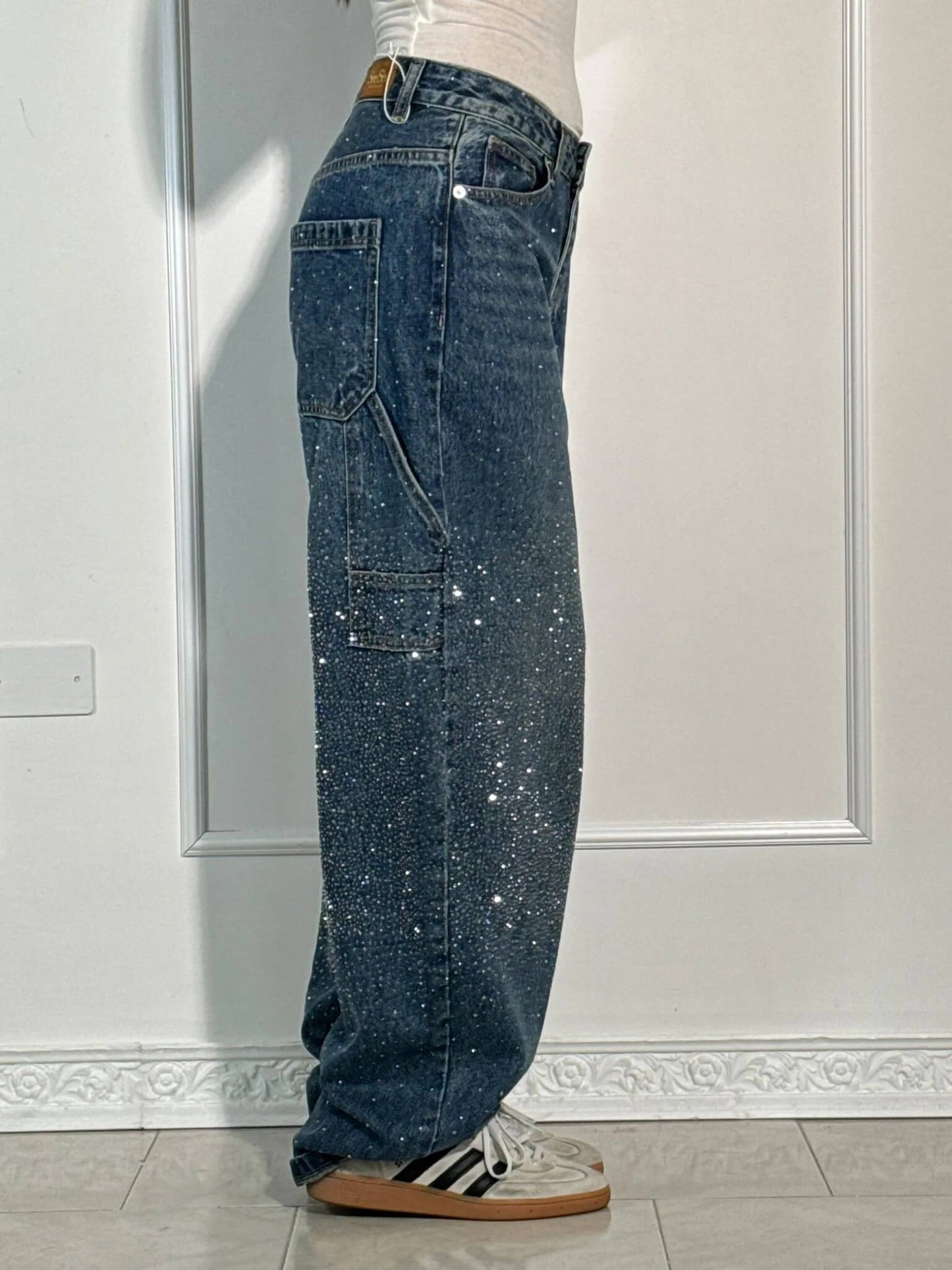 May | Pantalon Mode – Coupe Relax Et Finitions Brillantes