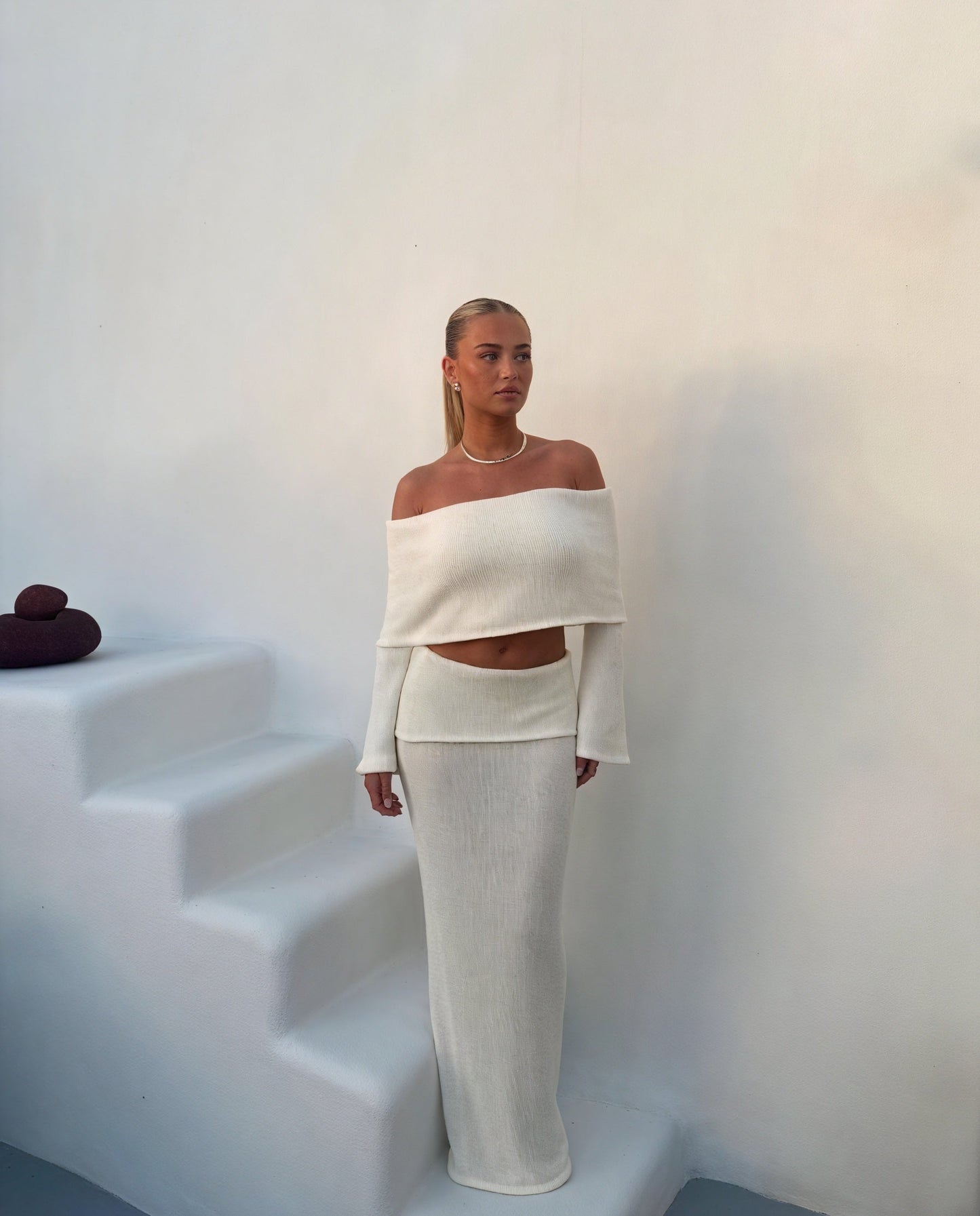 Germaine | Împreună Umeri Expunși – Țesătură Texturată și Aspect Chic